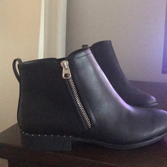 Black boots - Picture 1 of 1